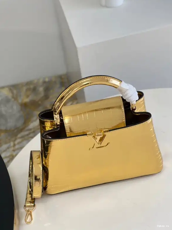 LOUIS BB CAPUCINES VUITTON 0612